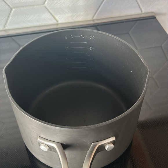 Calphalon Sauce pan - Picture 5 of 6